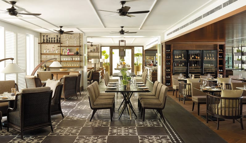 Shangri-La Hotel-Waterfall Cafe 2_2486